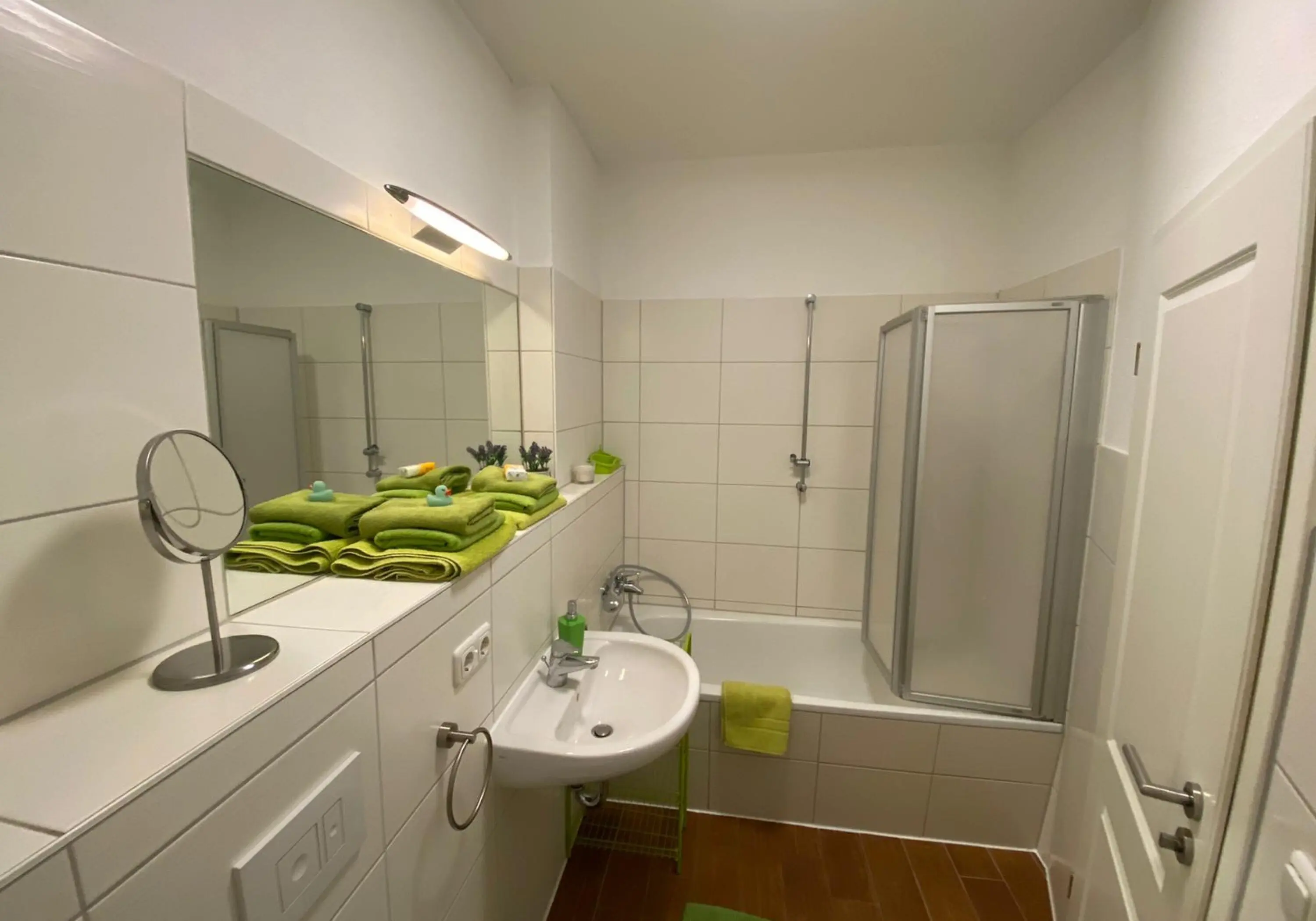 Ruhige 2.Zi.Whg mit Balkon zentral gelegen, mit Smart-TV und Boxspringbett im 1.OG für bis zu 3 Pers - Immobilienfoto 2