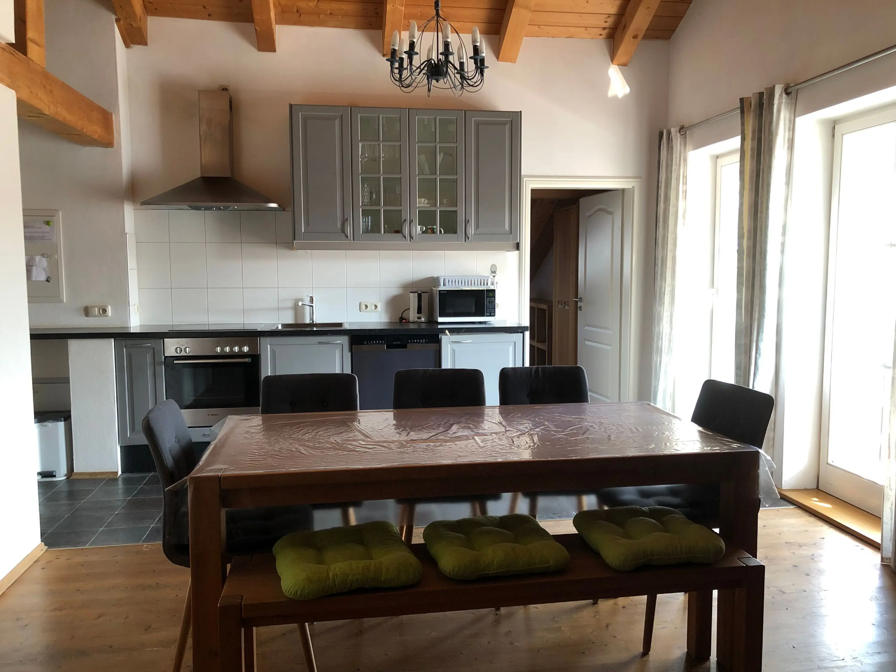 Monteur et appartements avec grand confort pour 1 17 personnes dans différents appartements. - photo de propriété 1