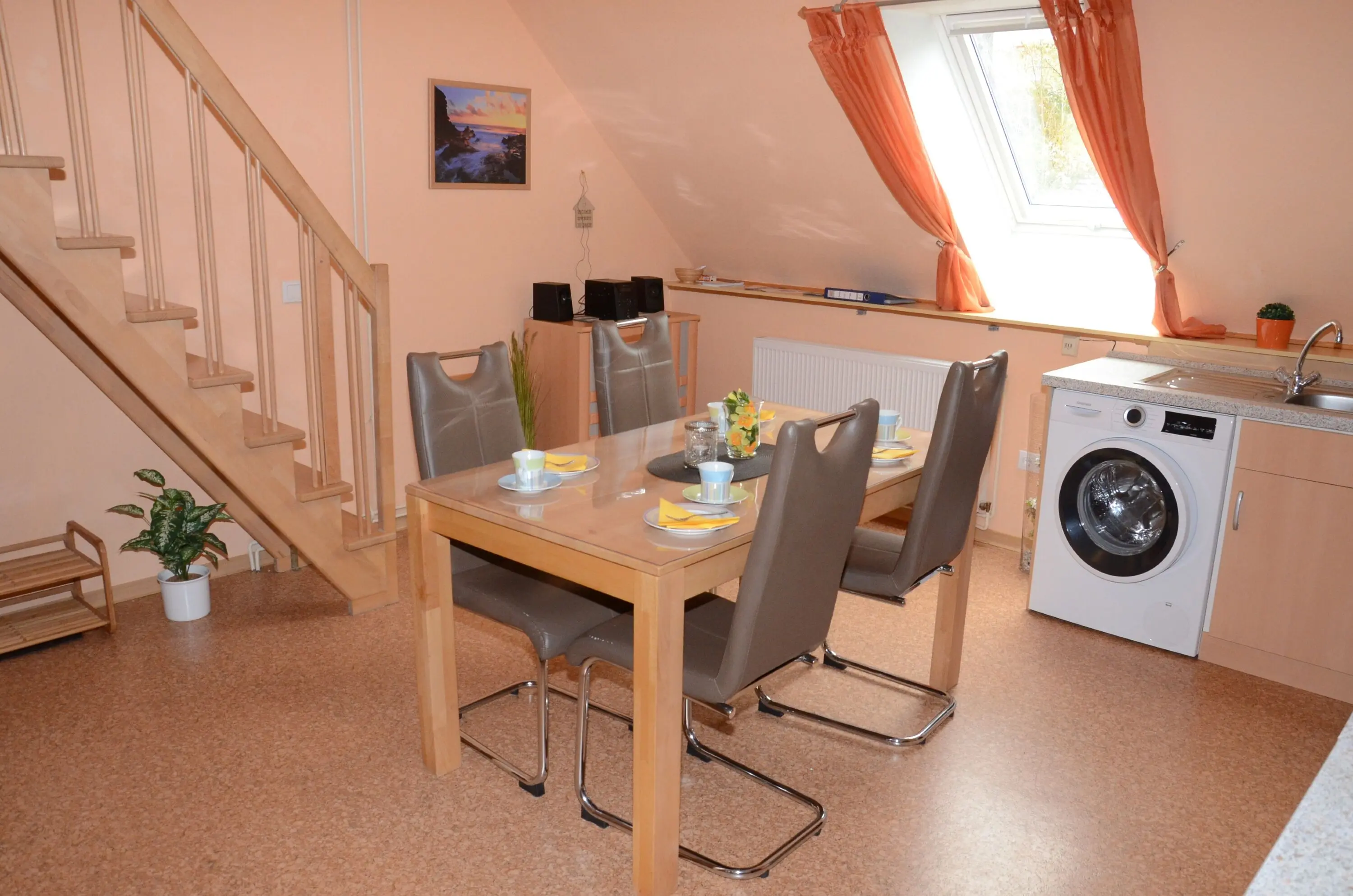 Wohnung für 1-3 Personen, 2 ZKB in Vollausstattung
Monteure und Kurzzeitvermietung sehr willkommen - Immobilienfoto 1