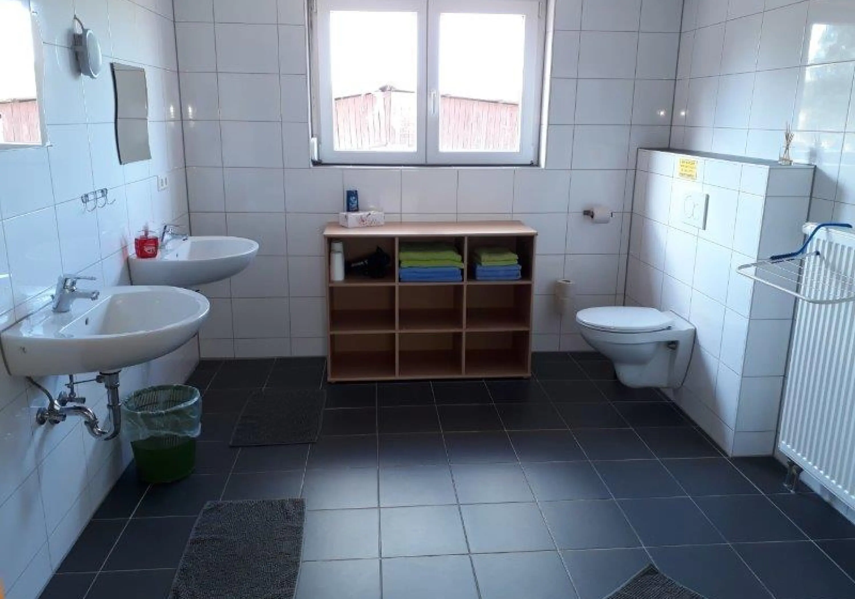 Very quiet location - free parking at the house - weekly rental or cheap monthly rental - property photo 2