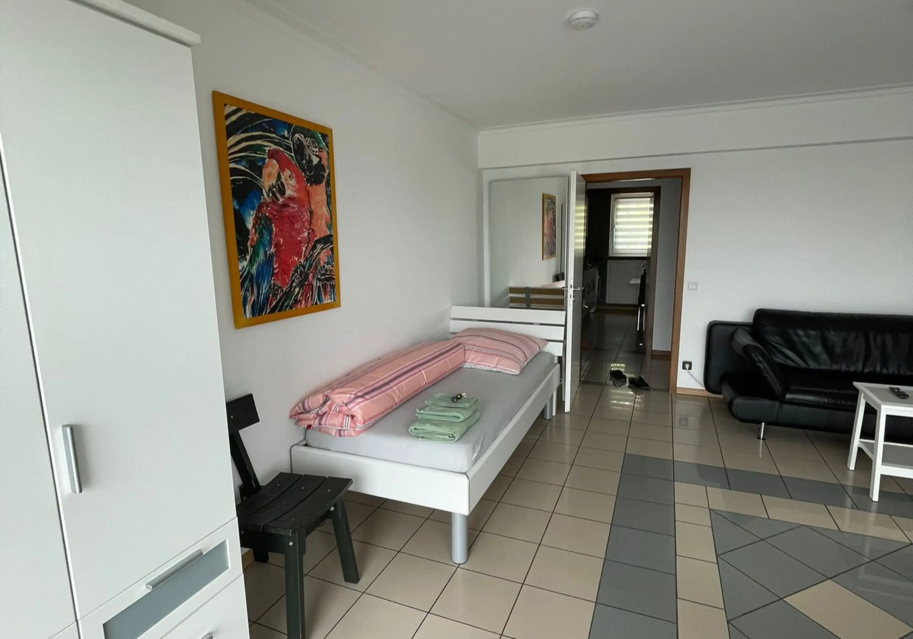 Beautiful cozy apartment directly near the Messe Düsseldorf. Central. Good transport - property photo 4