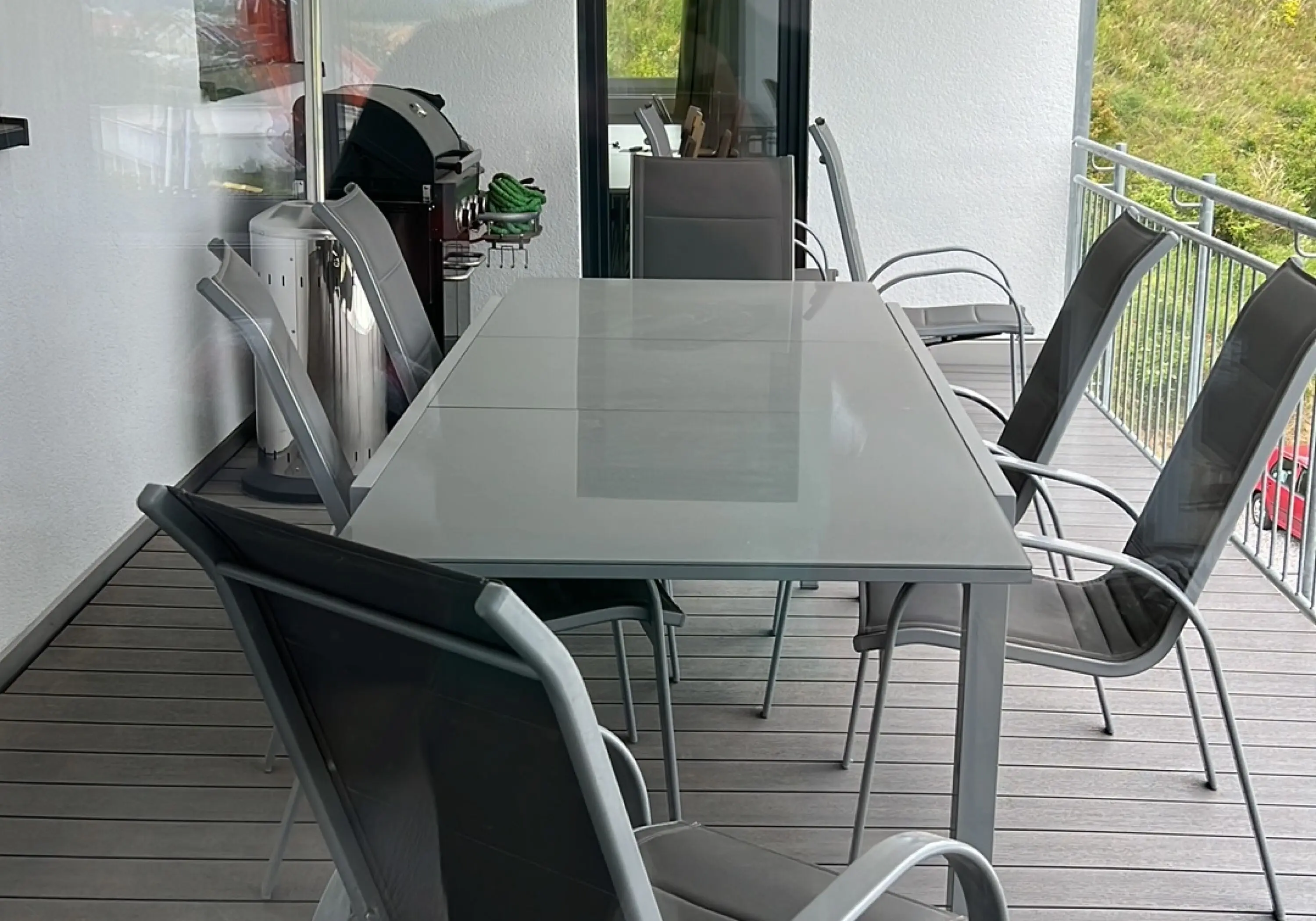 2 toilettes, douche, loggia, cuisine entièrement équipée, pots, 1 fois par semaine ménage femme - photo de propriété 1