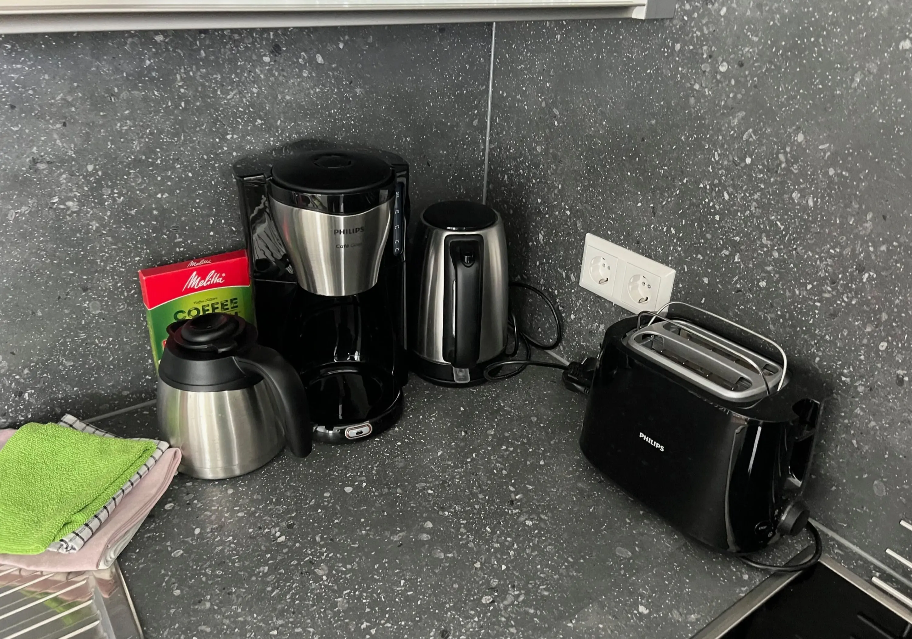 2 toilettes, douche, loggia, cuisine entièrement équipée, pots, 1 fois par semaine ménage femme - photo de propriété 5