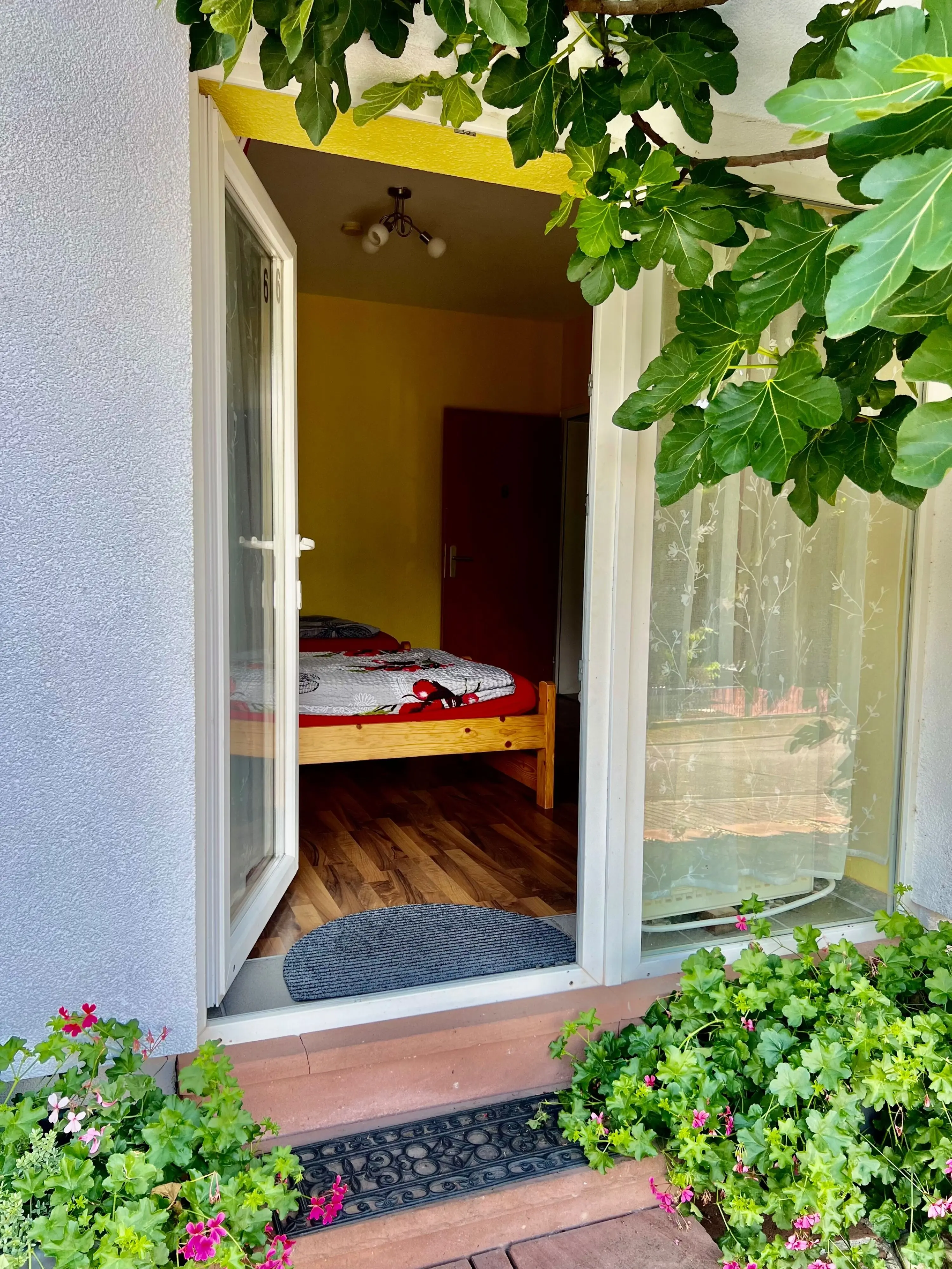 Gemütliche Wohnung in grüner Umgebung mit Wanderrouten - Immobilienfoto 1