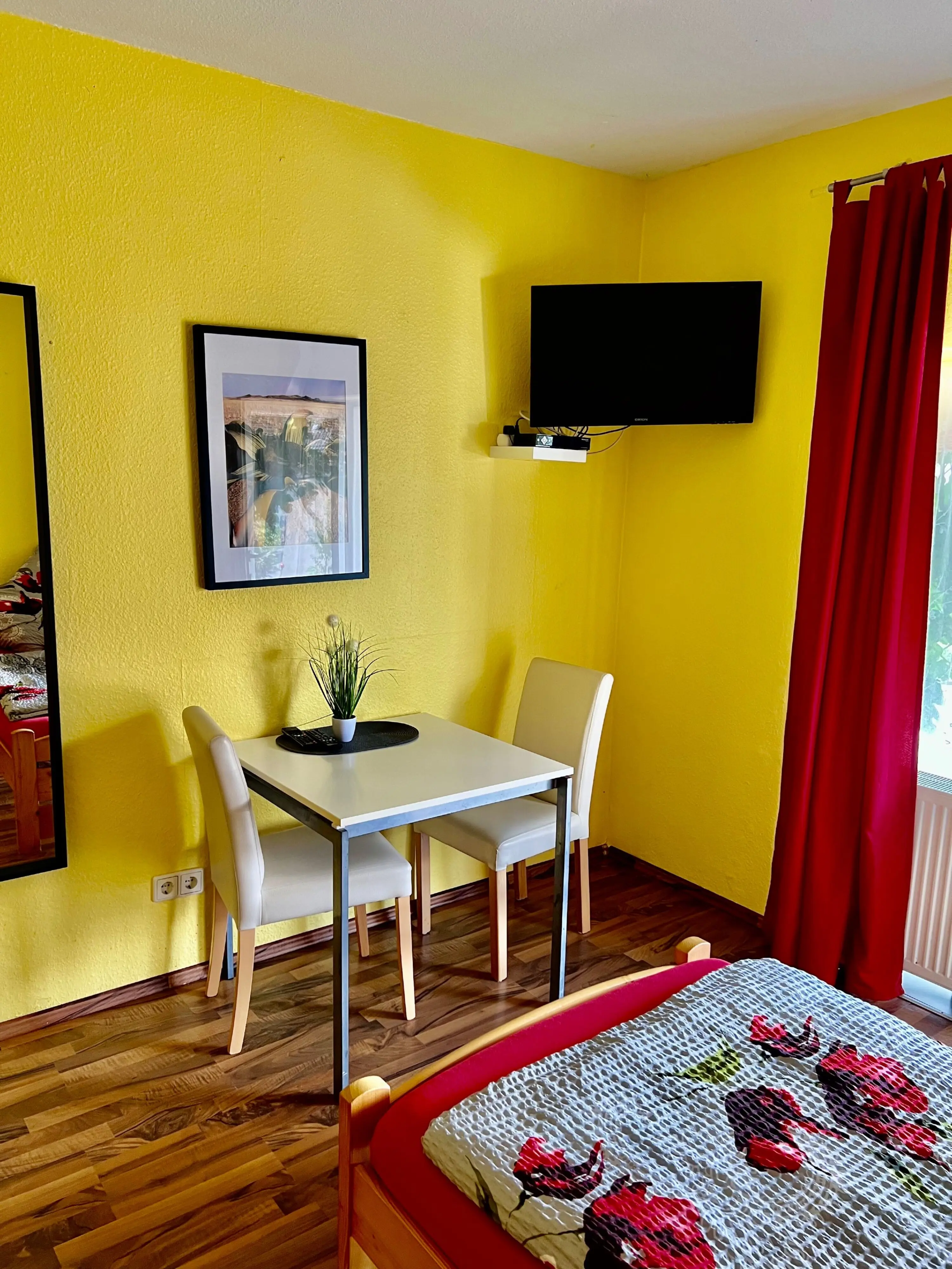 Gemütliche Wohnung in grüner Umgebung mit Wanderrouten - Immobilienfoto 2