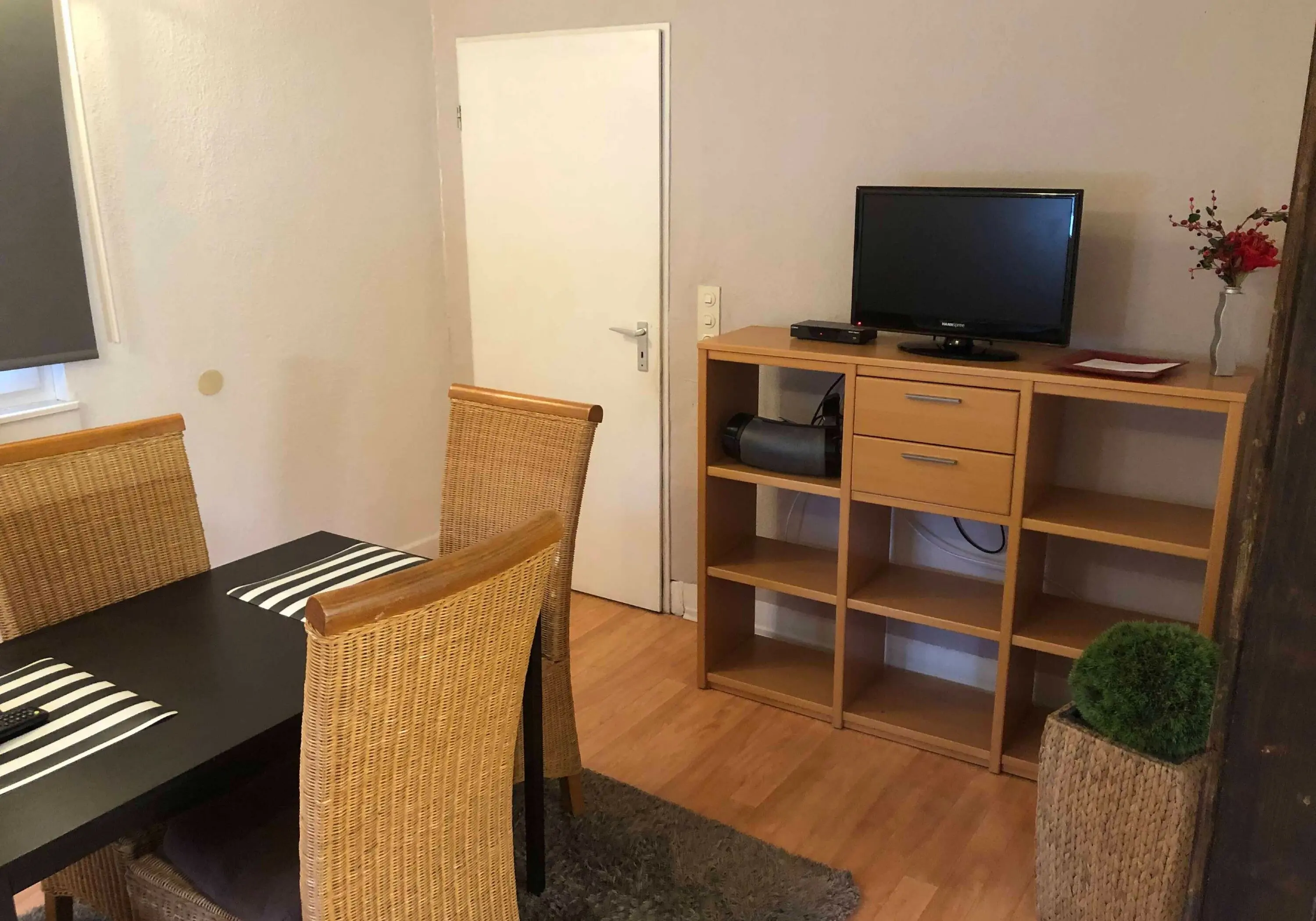 Gemütliche Wohnung in verkehrsgünstiger Lage mit kostenfreiem WLAN und Waschmaschine - Immobilienfoto 4